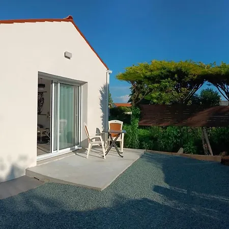 Maisonnette Independante * Montroy